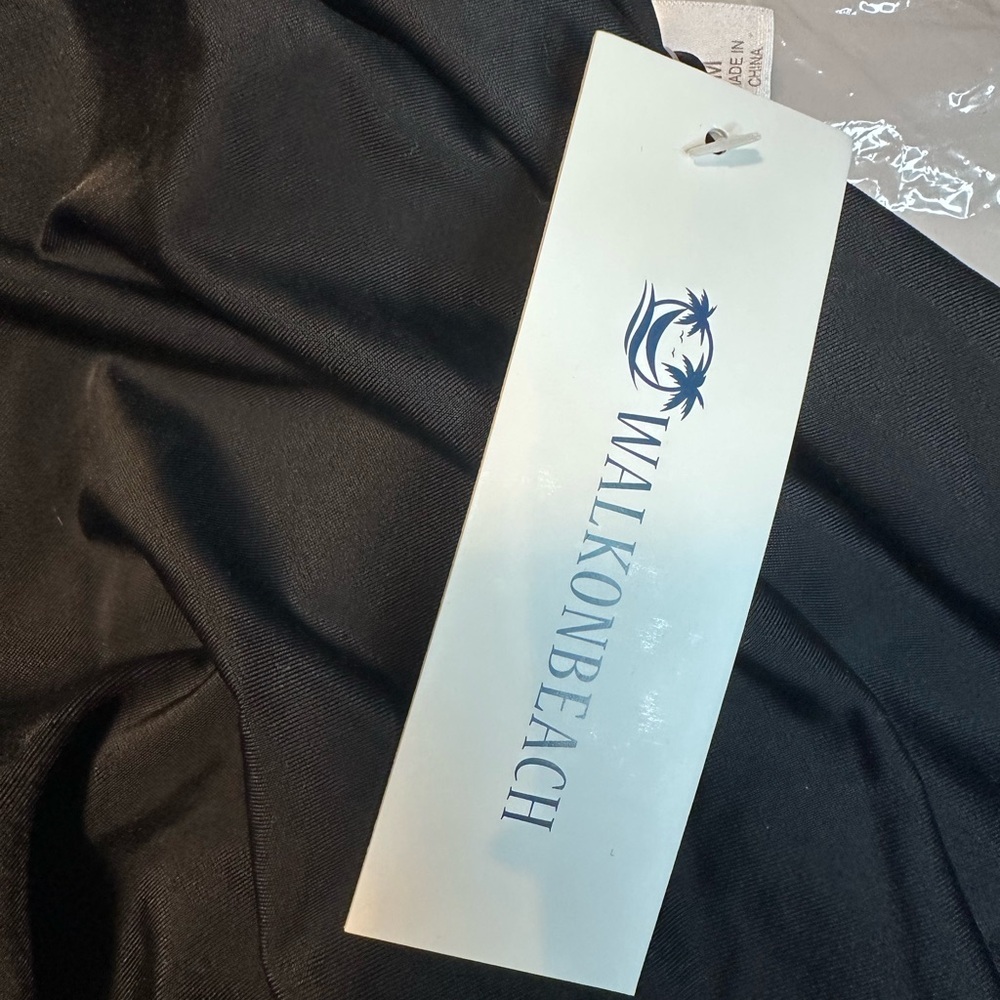 NWT Walk on beach Black Tankini Swim Top Size Medium - Picture 8 of 10